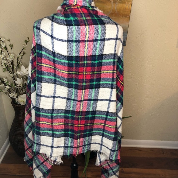 Old Navy Plaid Blanket Wrap Oversized Scarf Green Pink Blue - Picture 9 of 11